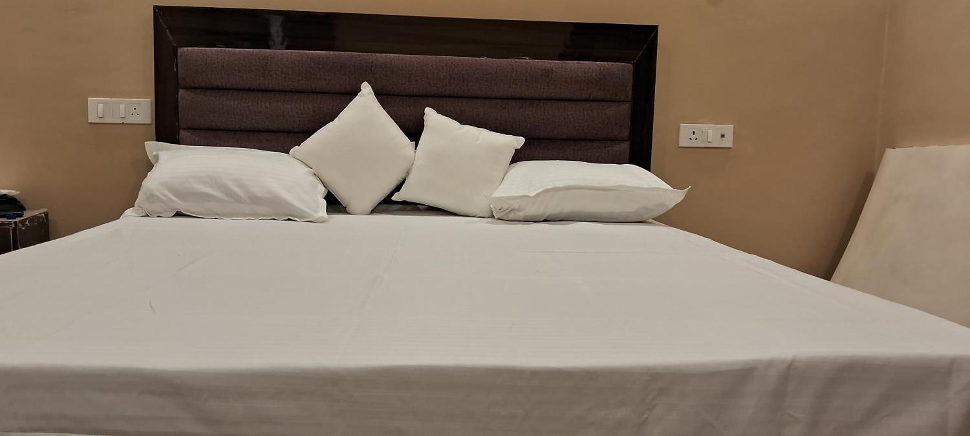 Shree Janki Palace Hotel Ayodhya ภายนอก รูปภาพ